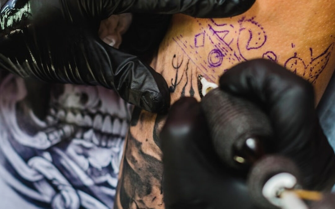 Premier tatouage : 10 conseils à connaître avant de passer sous l’aiguille